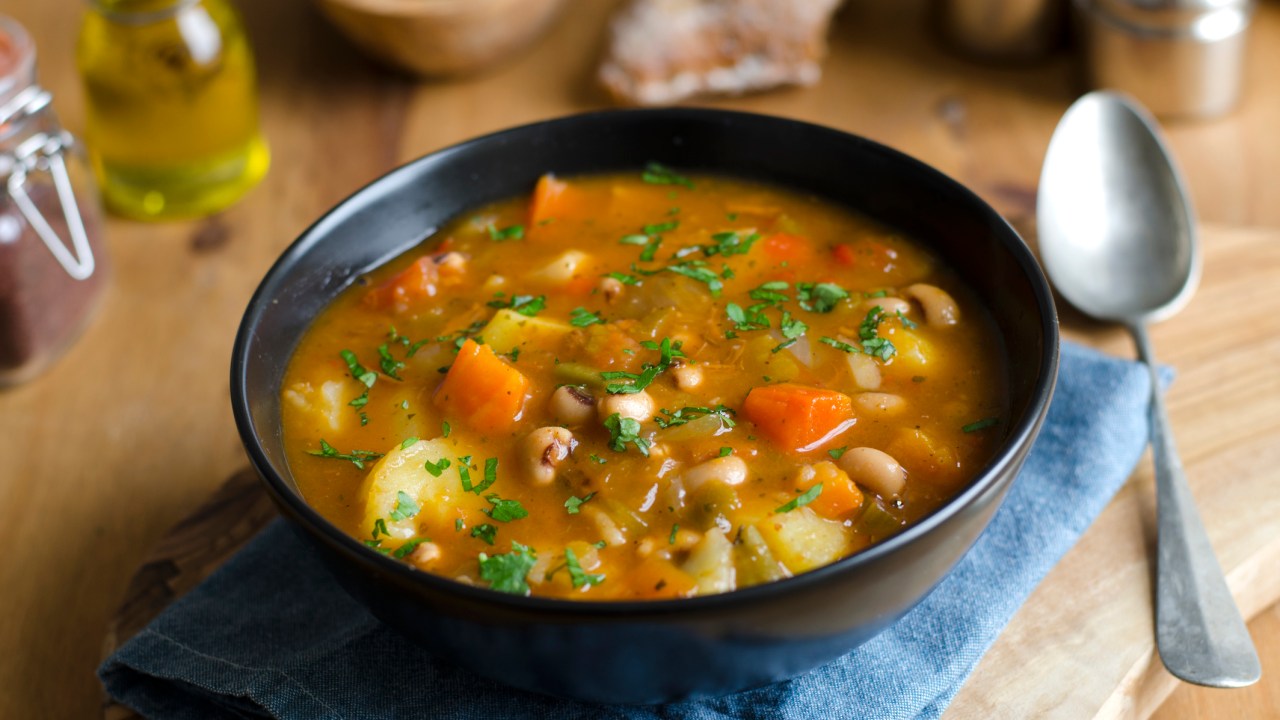 Sopa de frango com legumes