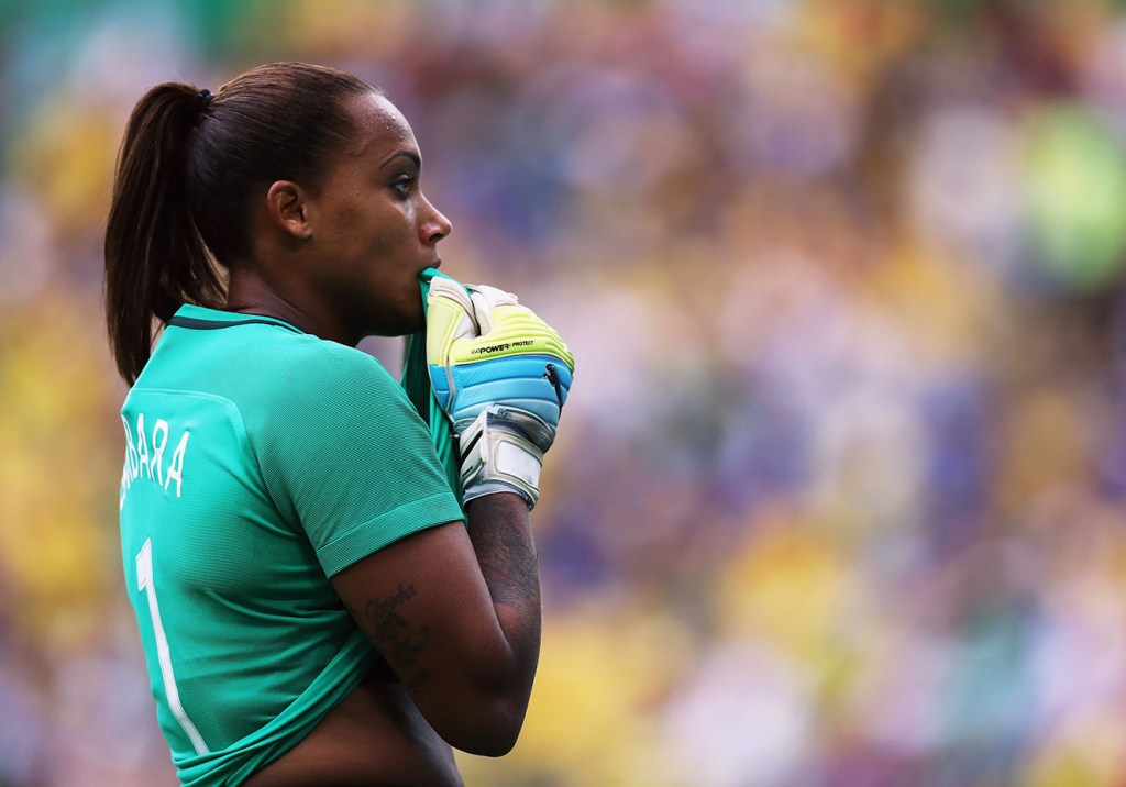 “É como se tivéssemos perdido um membro da família”, diz goleira da seleção brasileira sobre derrota