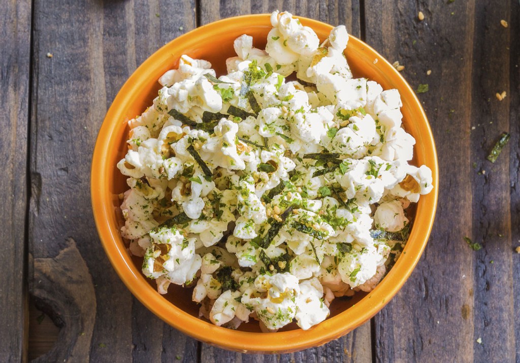 Pipoca com mix de ervas