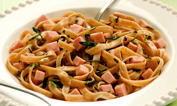 Fettuccine ao molho de ervas