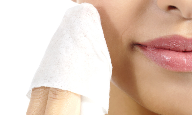 Demaquilantes oil free: ideal para quem tem pele oleosa