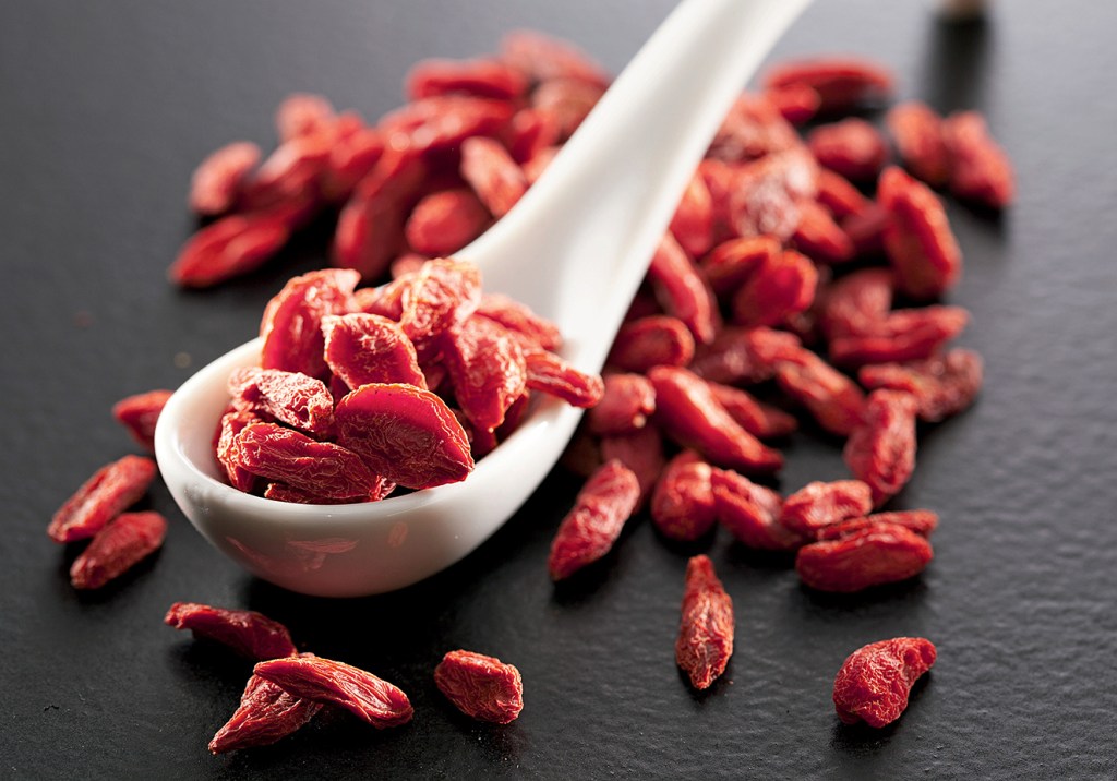 Goji Berry emagrece? Todos os poderes da frutinha vermelha