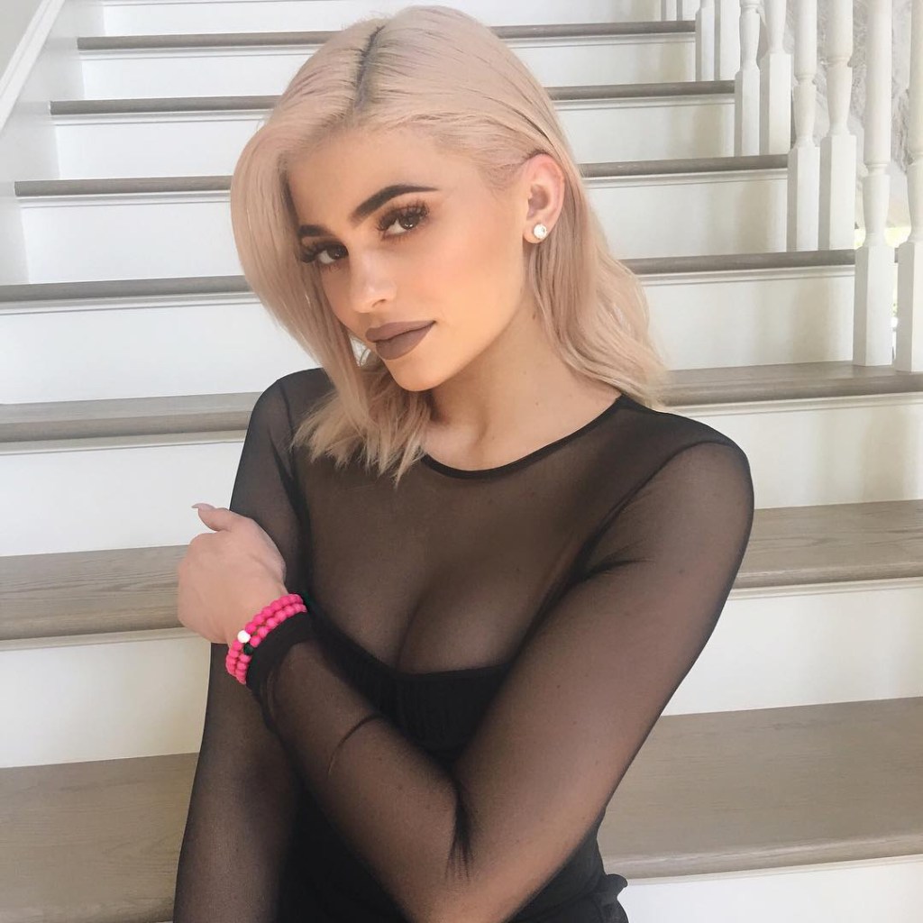 Kylie Jenner está apaixonada por romã. Você deveria apostar nela também!