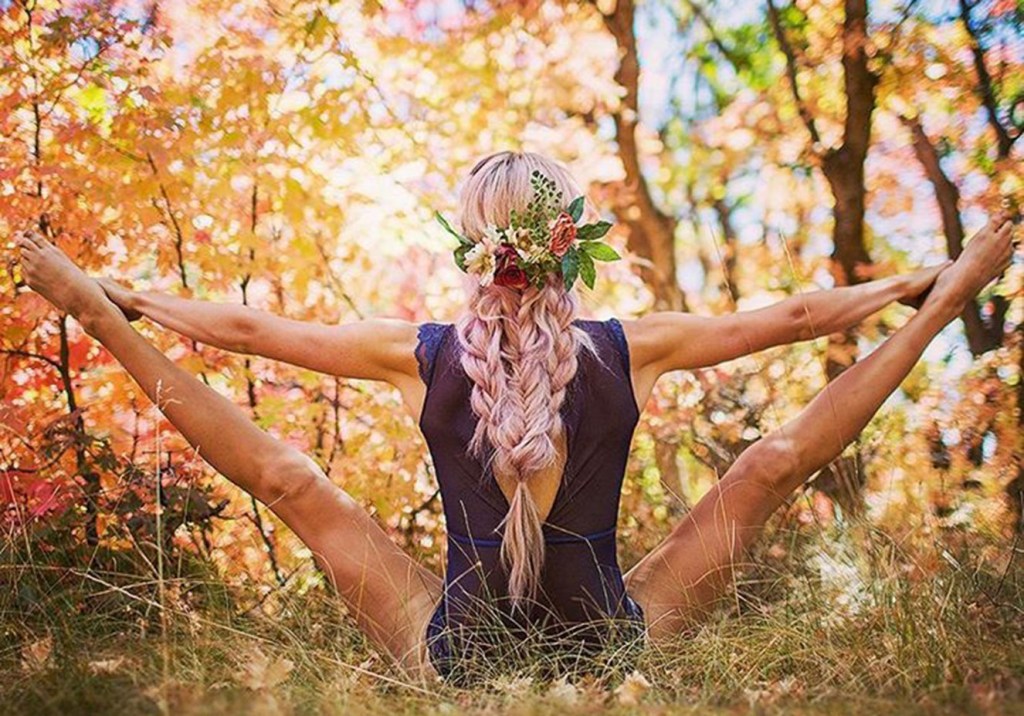 Com fotos incríveis de ioga, esta mulher faz alerta sobre saúde mental