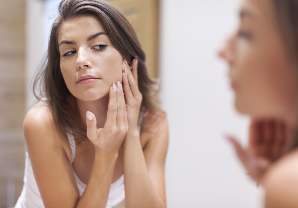 7 sinais na sua pele de que algo na saúde não vai bem