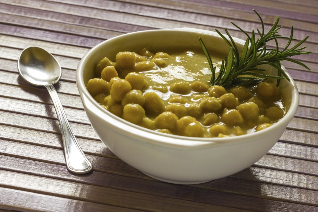 Sopa de lentilha e grão-de-bico