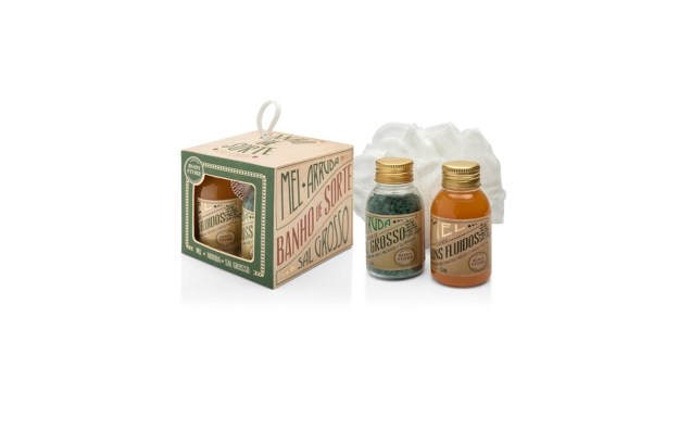 Que tal renovar as energias? Adicione estes sais ao seu banho relaxante. (Sal, R$16; Kit sal + mel R$39,90). Preços pesquisados em outubro de 2016.
Que tal renovar as energias? Adicione estes sais ao seu banho relaxante. (Sal, R$16; Kit sal + mel R$39,90). Preços pesquisados em outubro de 2016.