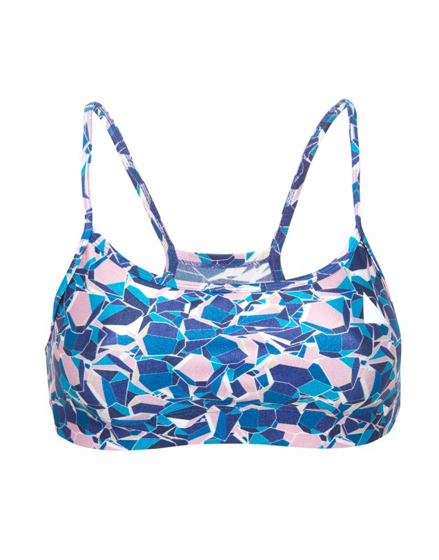 <span>Se você não abre mão das estampas, aposte em tendências geométricas e gráficas - elas deixam o look supercool. Pode brincar com o mix de estampas também, sem medo de ousar!
</span>
<span>Top, LAUF, R$ 298*</span>
<em>*Preço pesquisado em dezembro de 2016</em> <span>Se você não abre mão das estampas, aposte em tendências geométricas e gráficas - elas deixam o look supercool. Pode brincar com o mix de estampas também, sem medo de ousar!
</span>
<span>Top, LAUF, R$ 298*</span>
<em>*Preço pesquisado em dezembro de 2016</em>