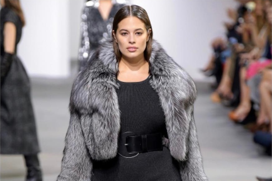 Modelos com curvas apareceram 27 vezes na NYFW – um recorde!