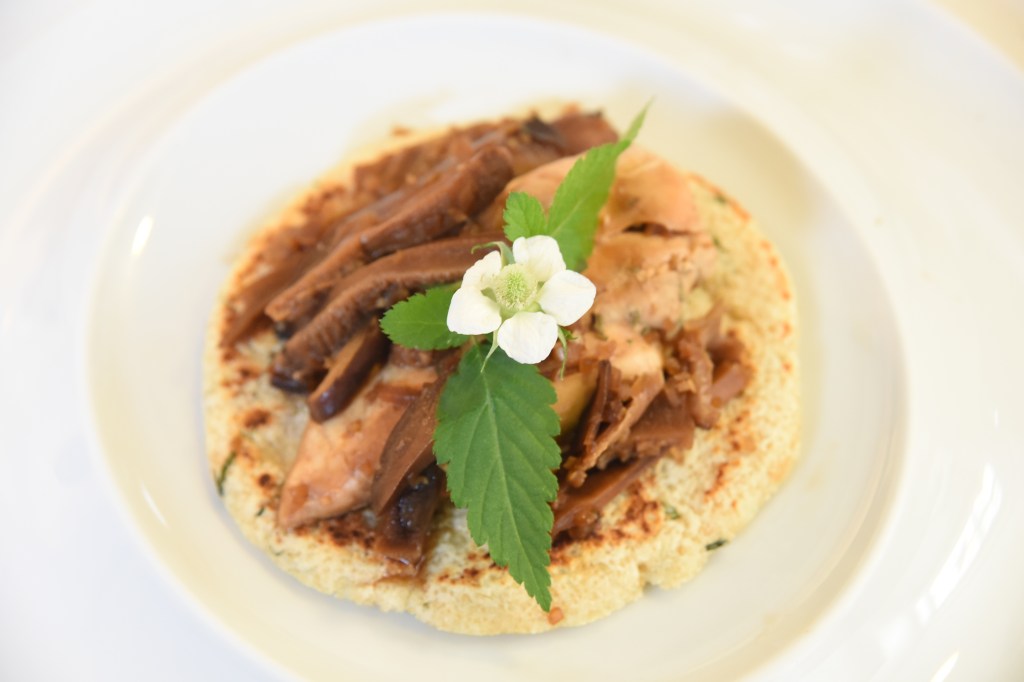 Frango grelhado com molho de shitake