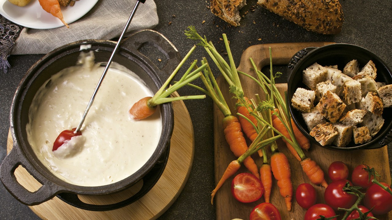 Fondue de queijo light com legumes