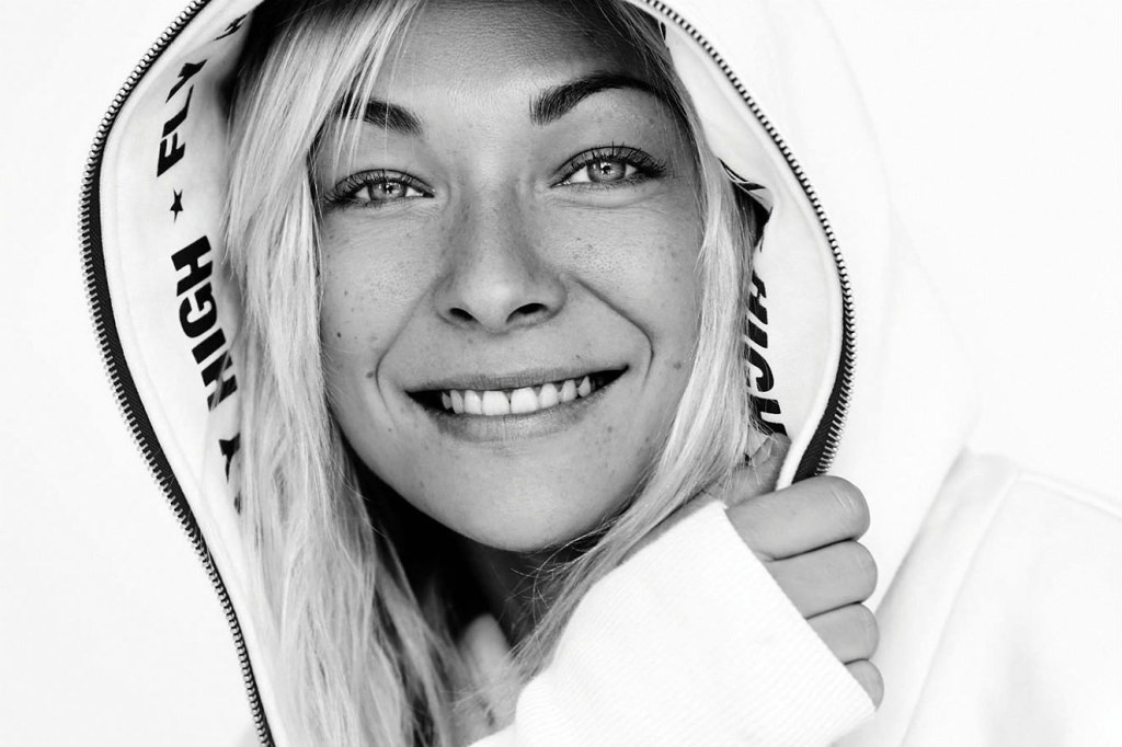 Conhece o indoor skydiving? Campeã mundial fala sobre o esporte