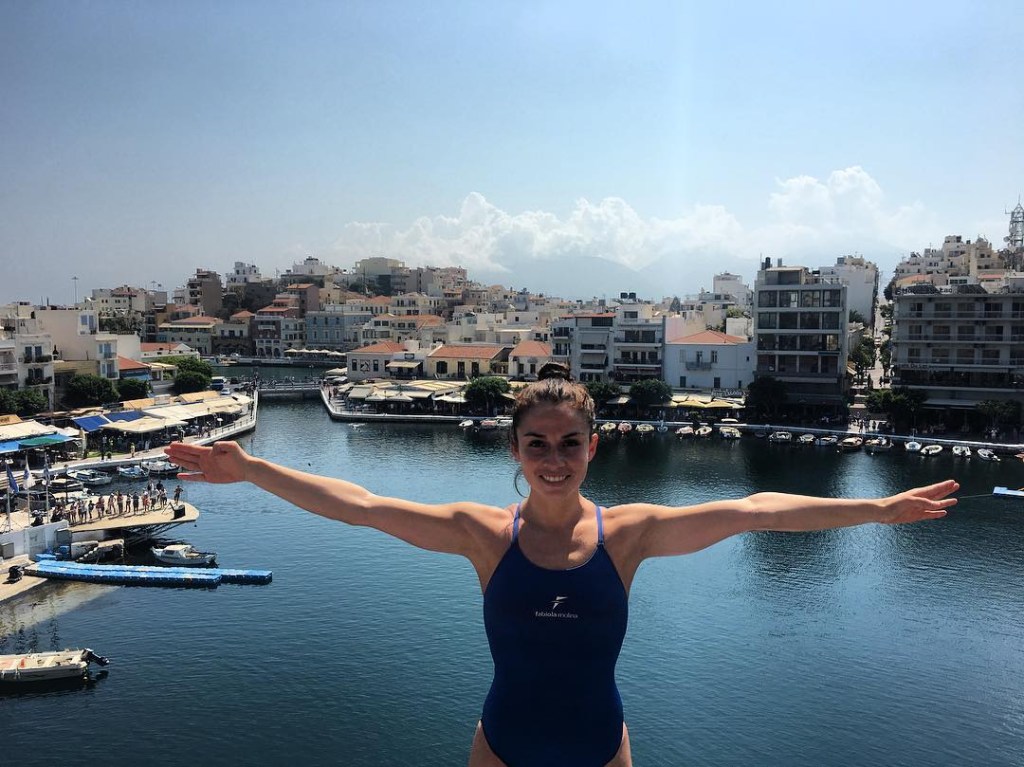 Conheça Jaki Valente, única brasileira que compete no high diving