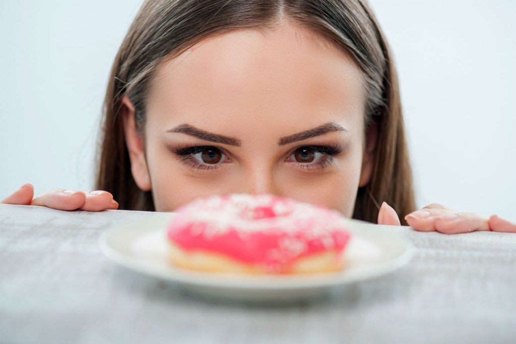 Por que é tão difícil fazer dieta? Ciência aponta possível motivo