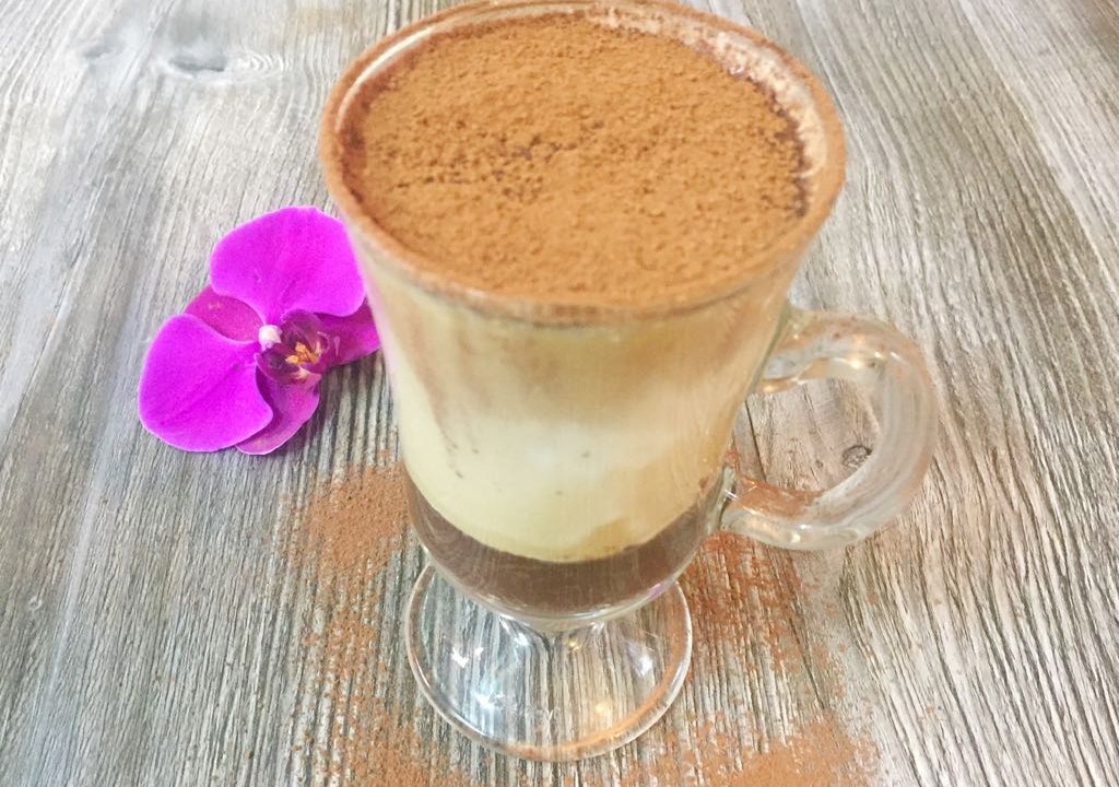 Mochaccino de leite de amêndoas