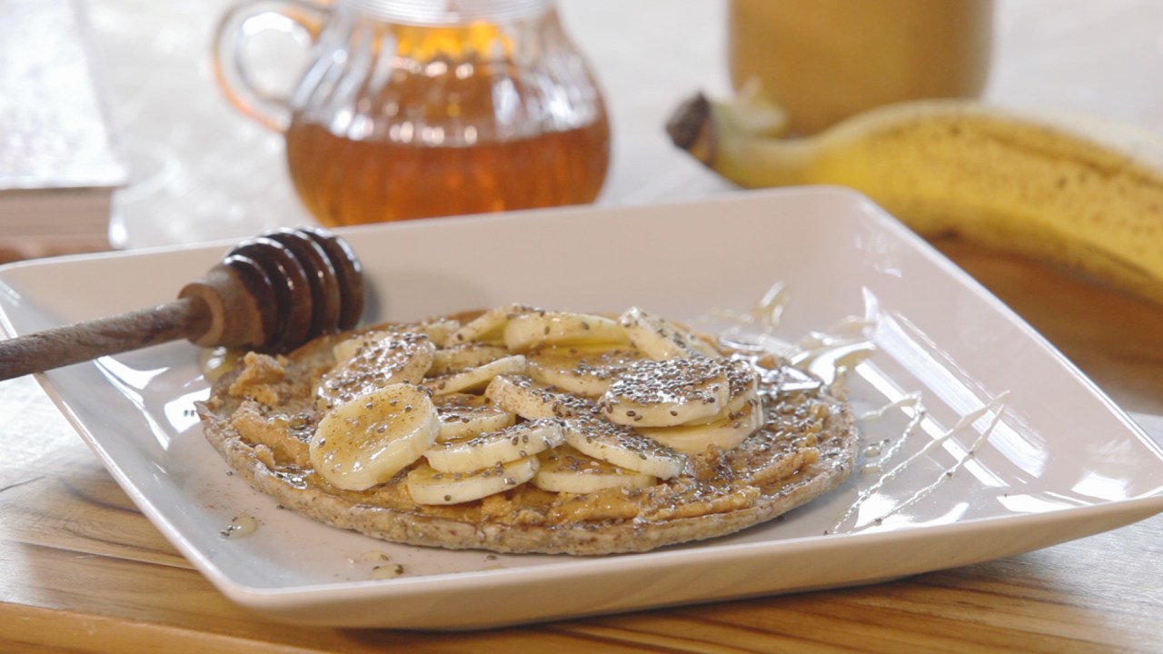 Panqueca com pasta de amendoim e banana