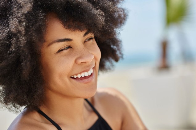 RESSECAMENTO. Sabe quando o cabelo parece sem vida, opaco e com aspecto seco? Tais situações, na maioria das vezes, são reflexos do uso de química e de excessos térmicos, uma vez que os fios perderam a umidade natural.<b></b> RESSECAMENTO. Sabe quando o cabelo parece sem vida, opaco e com aspecto seco? Tais situações, na maioria das vezes, são reflexos do uso de química e de excessos térmicos, uma vez que os fios perderam a umidade natural.<b></b>