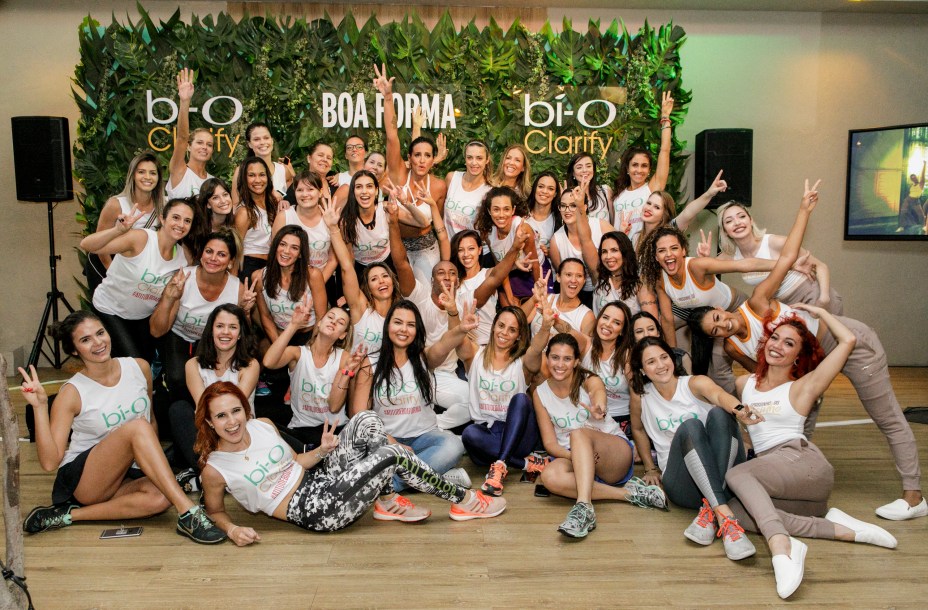 <p style="text-align:justify;">Lindas e suadas no término do aulão.</p> <p style="text-align:justify;">Lindas e suadas no término do aulão.</p>