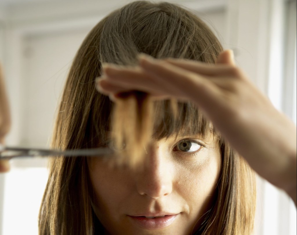 Descubra qual tipo de franja combina com seu formato de rosto