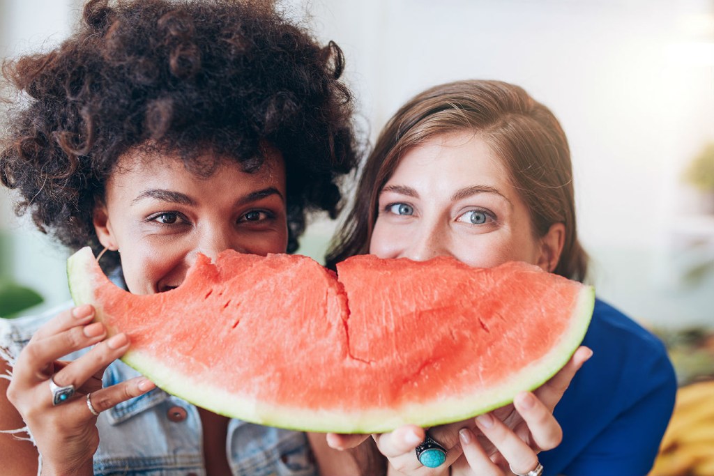 Um grupo virtual com as amigas pode fazer vocês emagrecerem