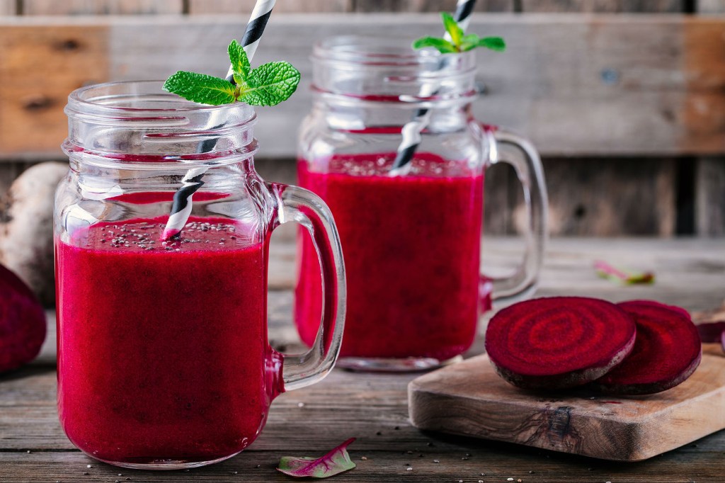 Descubra os benefícios do suco de melancia, beterraba e gengibre para seu pré-treino