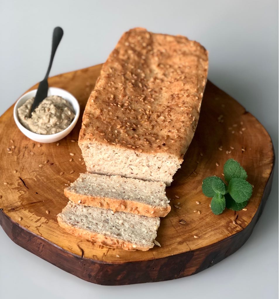 Faça em casa esta receita prática de pão de inhame sem glúten e lactose