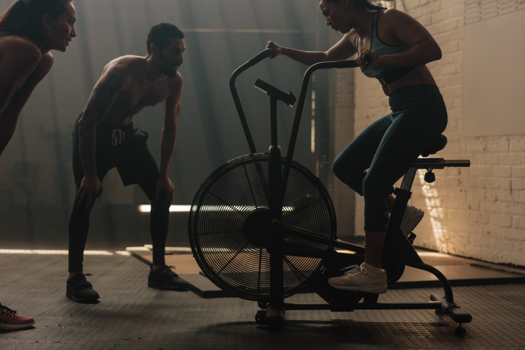 Air bike no boxe de crossfit