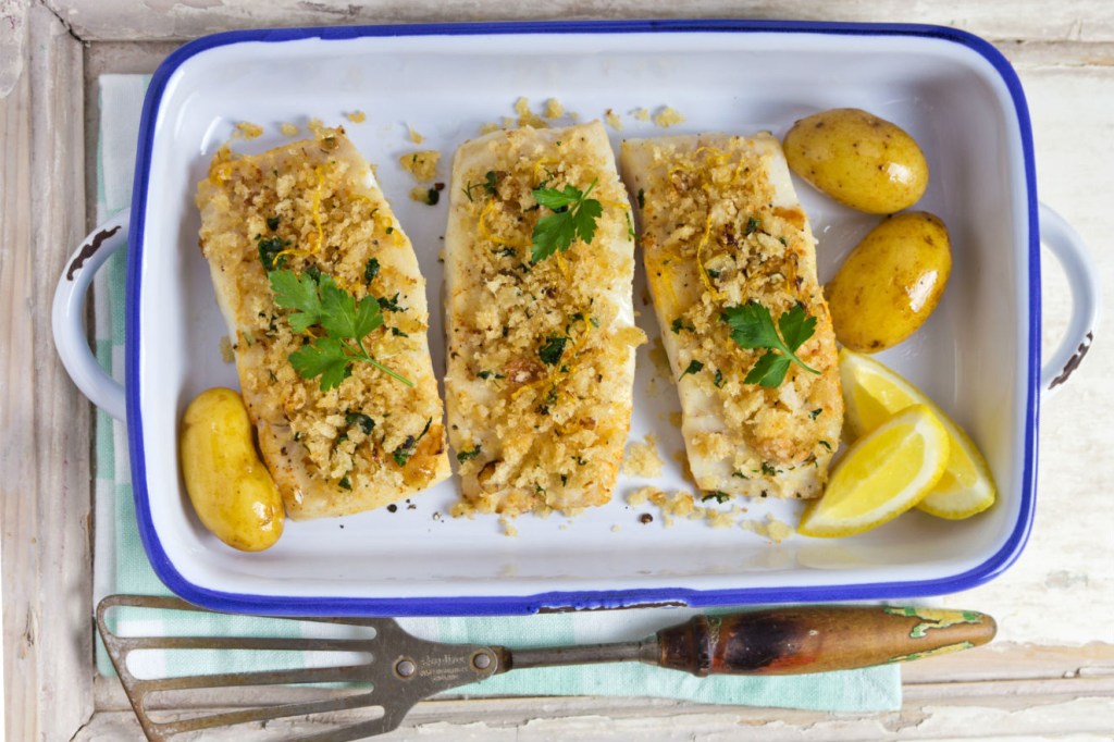 peixe assado com farinha funcional