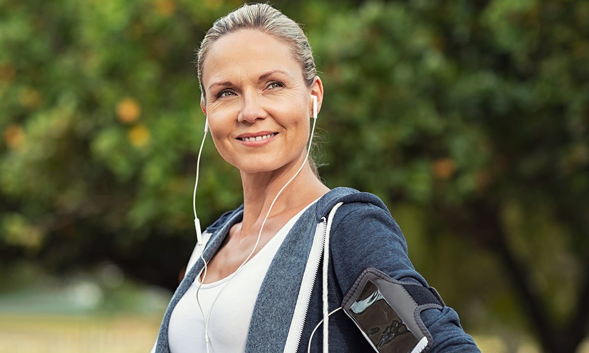 Mulher praticando exercício físico