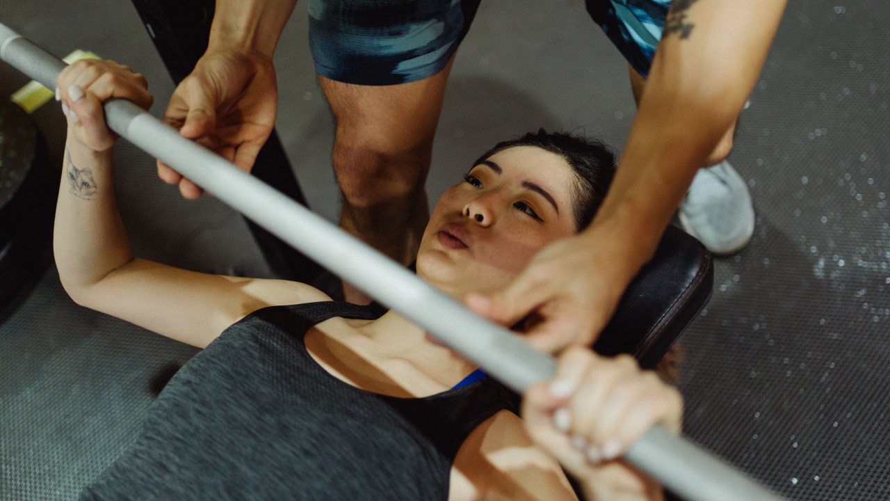 exercícios com barra olímpica