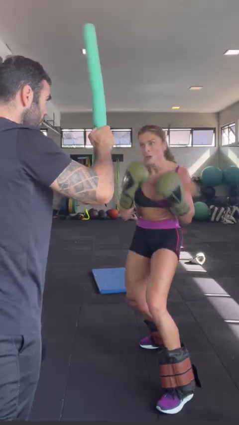 grazi-massafera-luta Grazi Massafera praticando luta com personal trainer