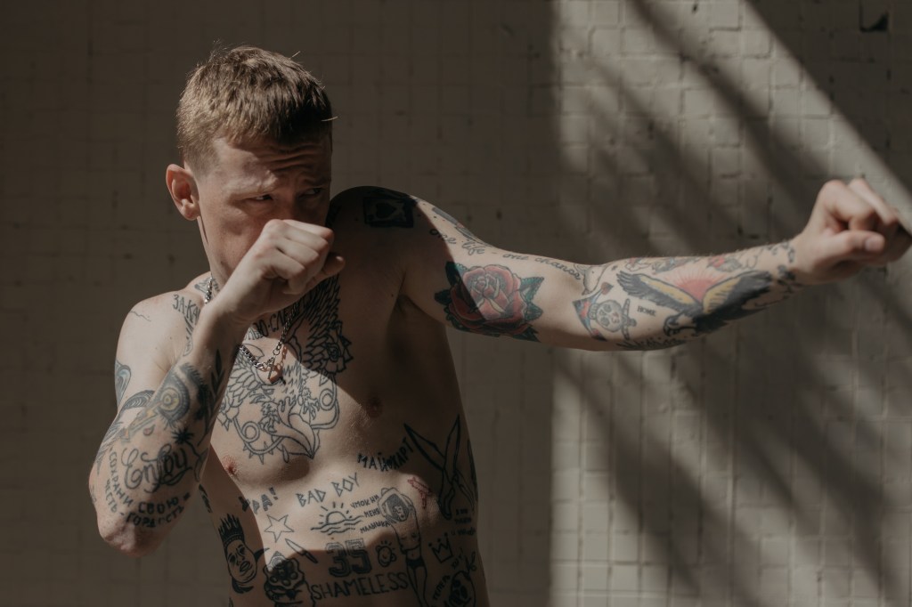 Posso treinar depois de fazer uma tatuagem?