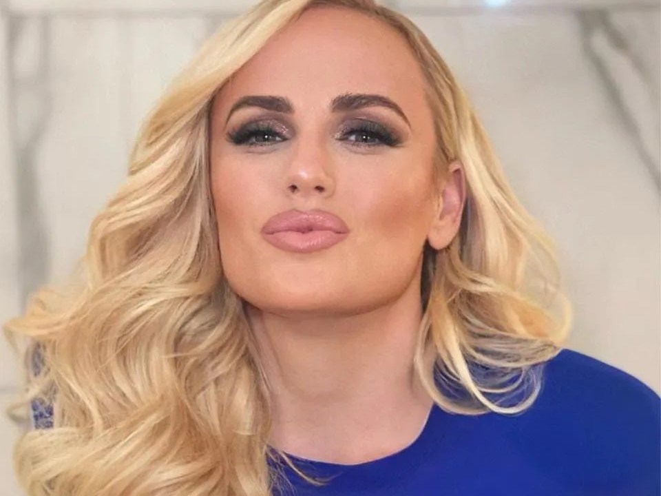 A atriz Rebel Wilson é adepta da Dieta Mayr