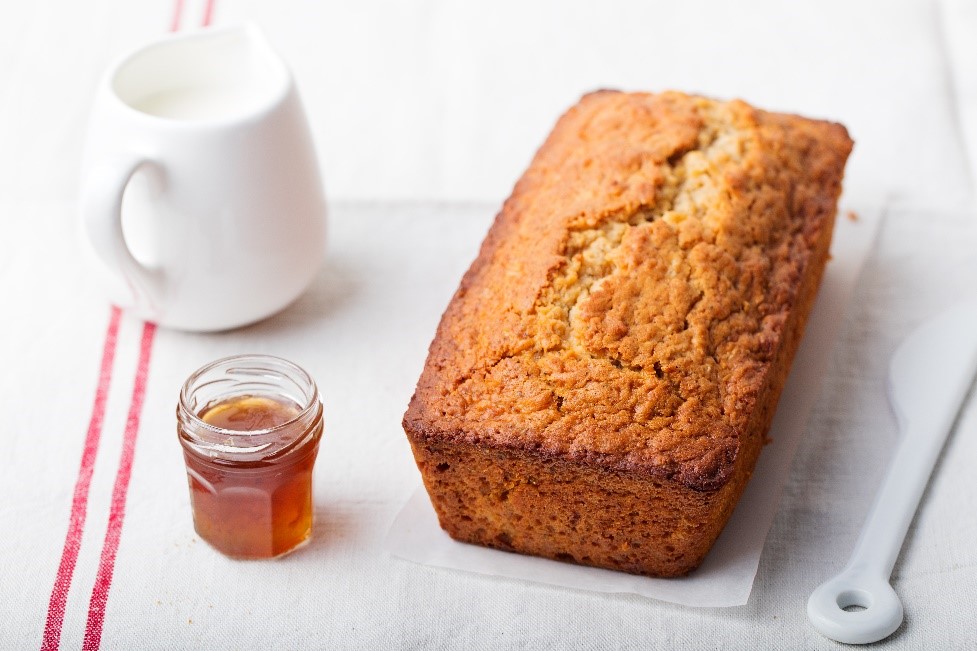 Aprenda a receita de bolo de mel com aveia e banana