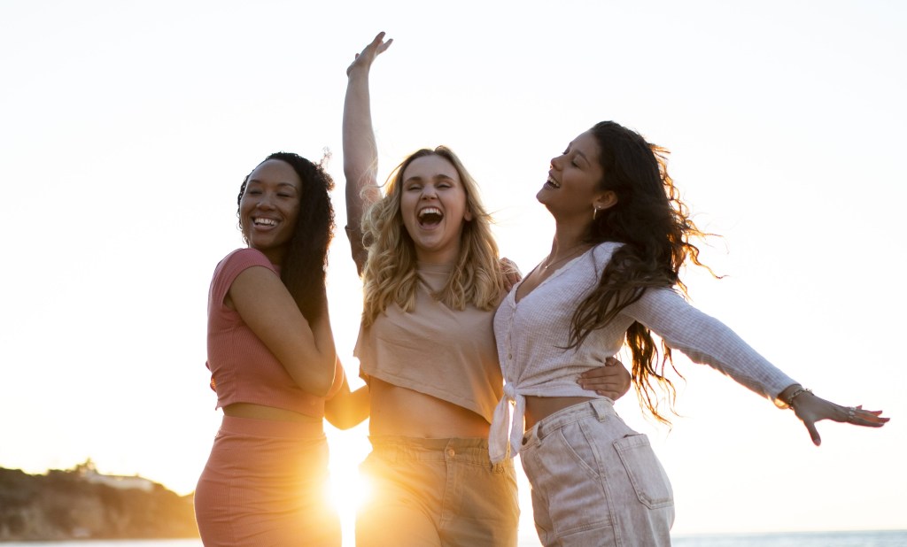 Benefícios da amizade: aumenta longevidade, faz bem para o cérebro e mais