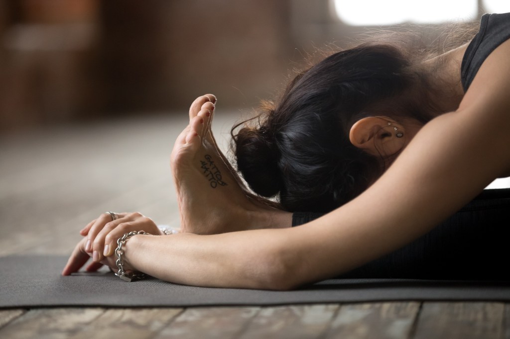 Hot yoga: benefícios e transformações na saúde física e mental