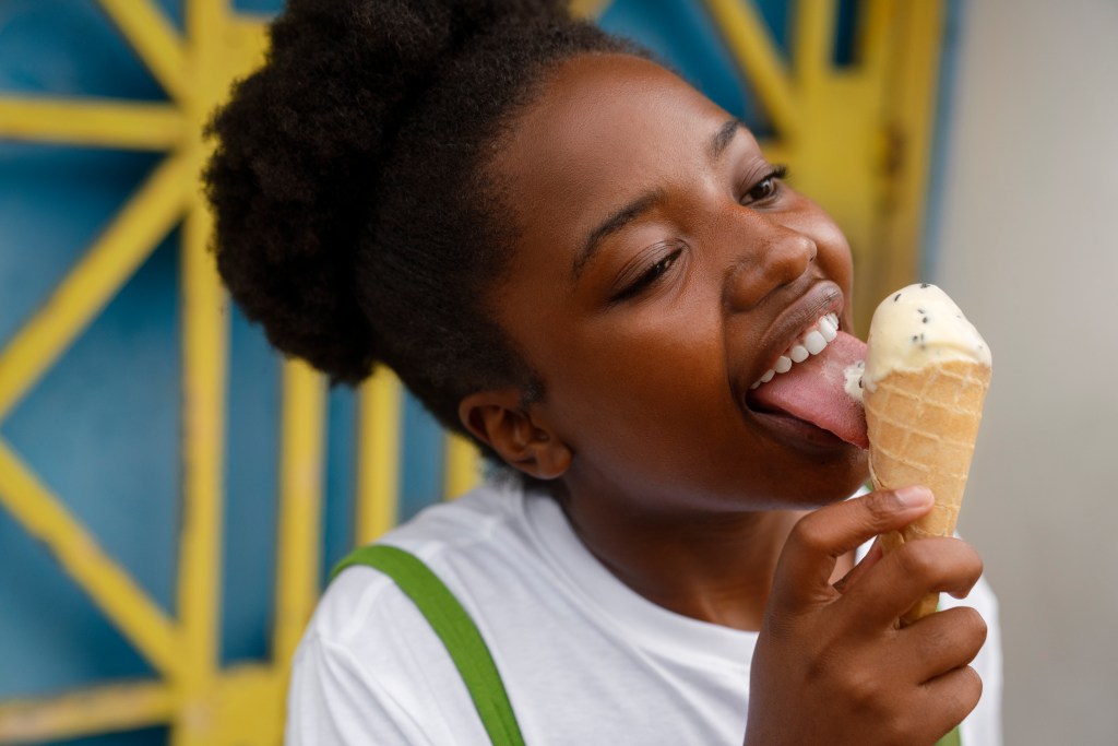 Veja quais alimentos podem contribuir com a sensibilidade nos dentes