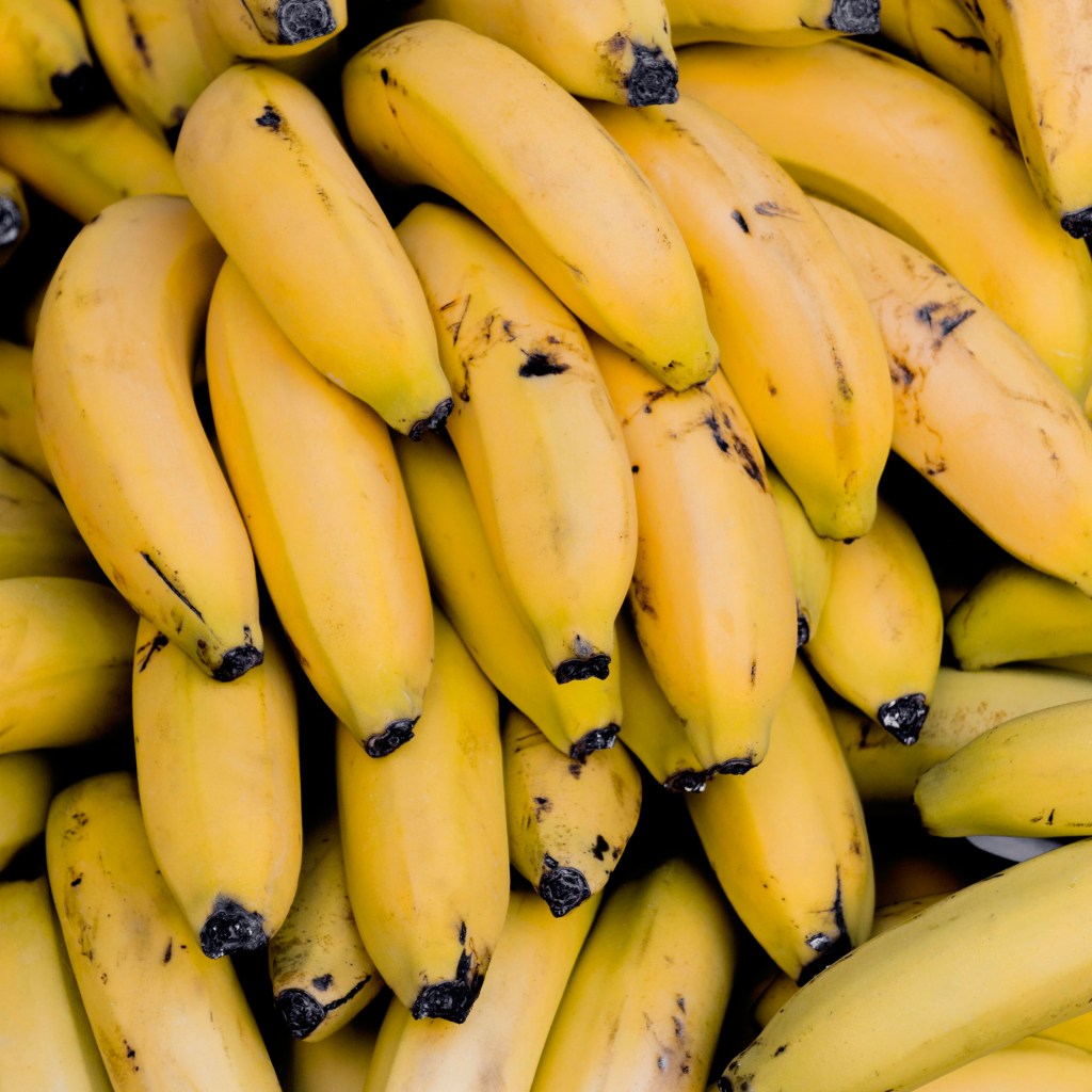 Chá de banana: aliado na perda de peso e na saúde do coração