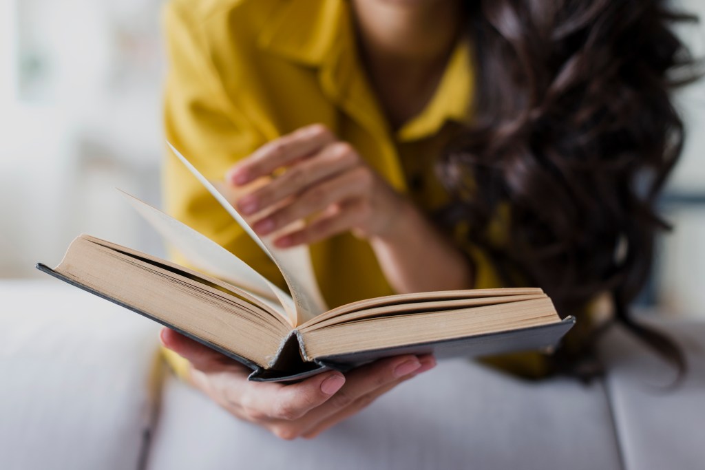 Aprenda a lembrar do que lê com 4 estratégias eficazes
