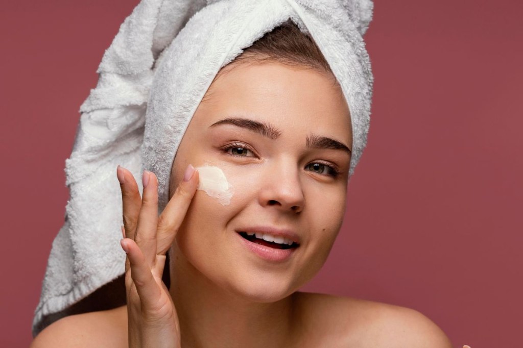 3 dicas que vão te ajudar a manter a pele hidratada no outono