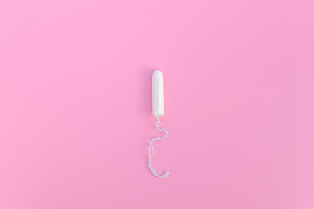 Saiba como usar absorvente interno com DIU sem complicações