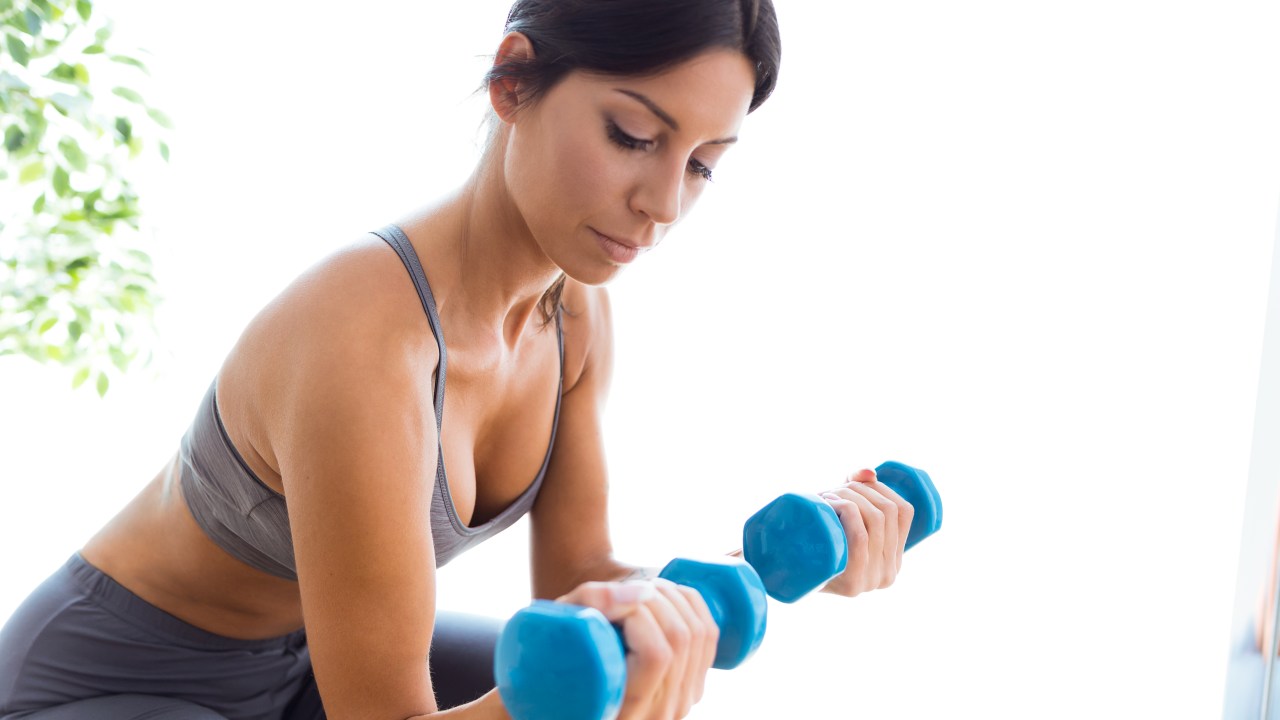 Médica explica como os exercícios contribuem com a saúde óssea