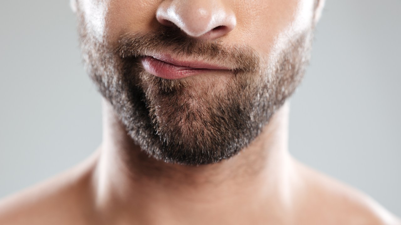 Confira dicas para manter os pelos do rosto saudáveis e bonitos