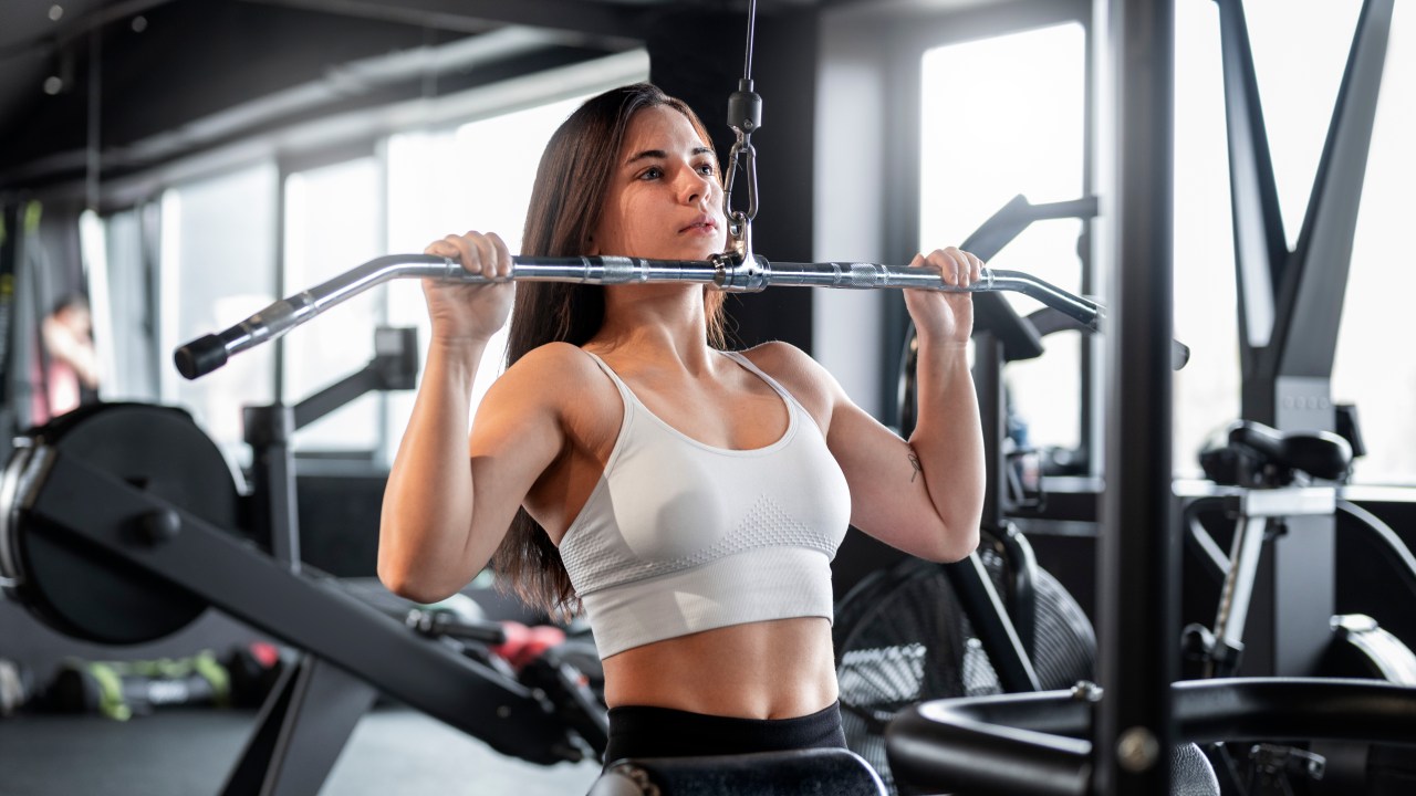 Veja como a musculação pode afetar a coluna e como evitar
