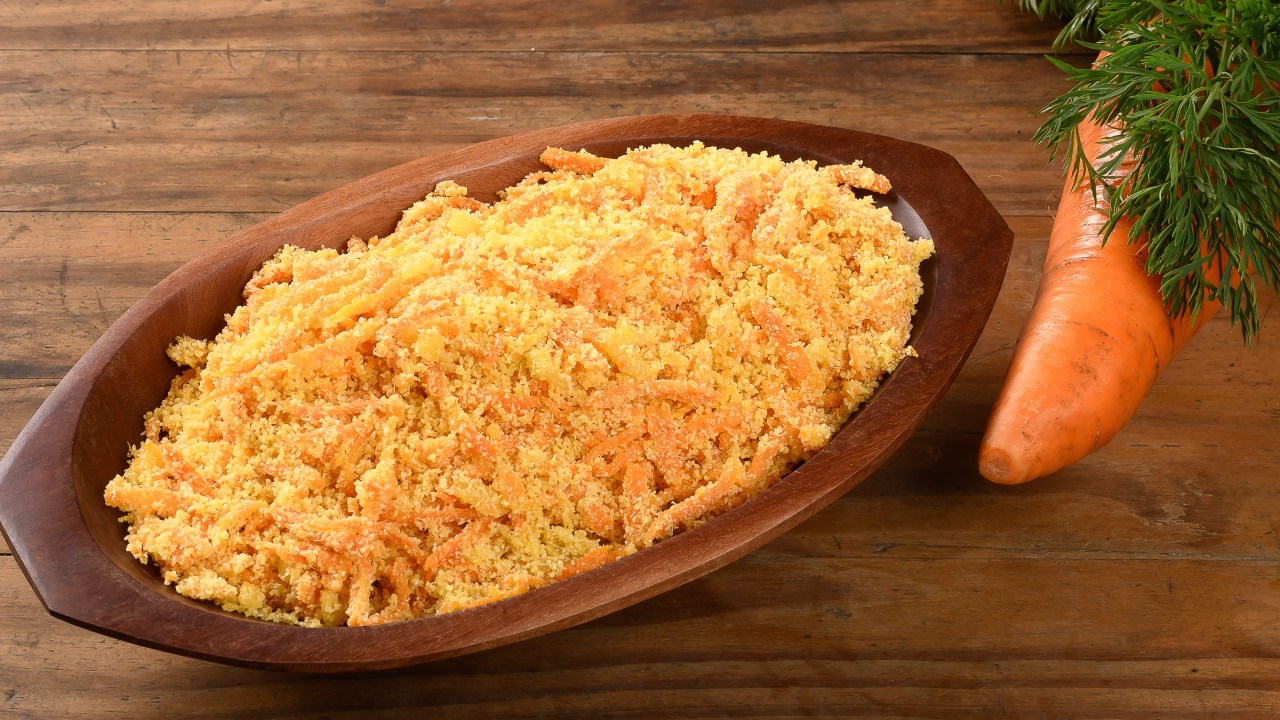 Aprenda a fazer a receita de farofa