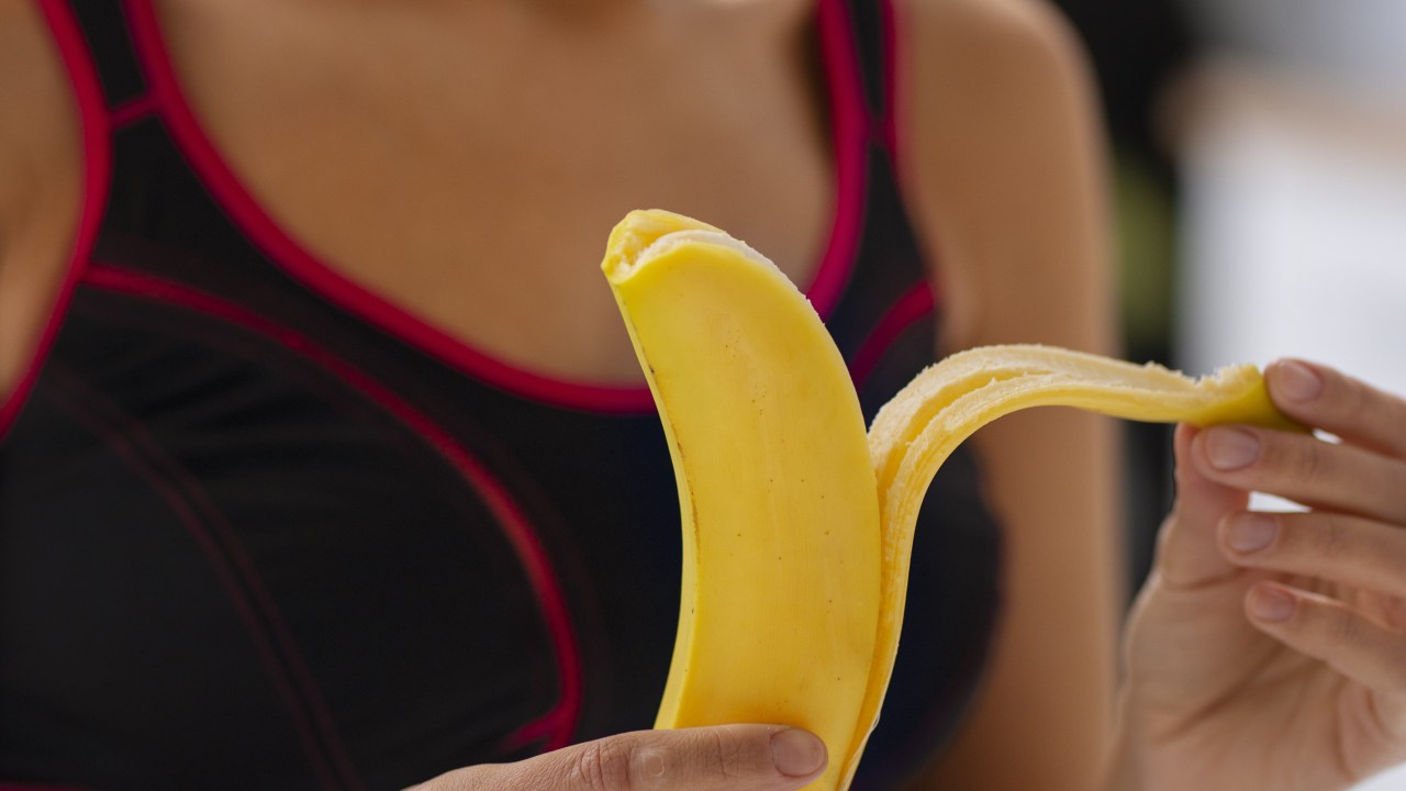 Banana é um dos alimentos que potencializam o desempenho nos treinos
