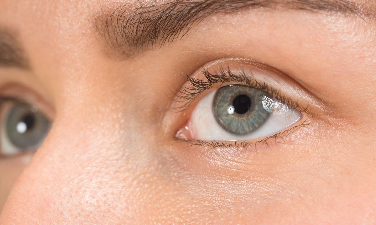 por que os olhos tremem de forma involuntária