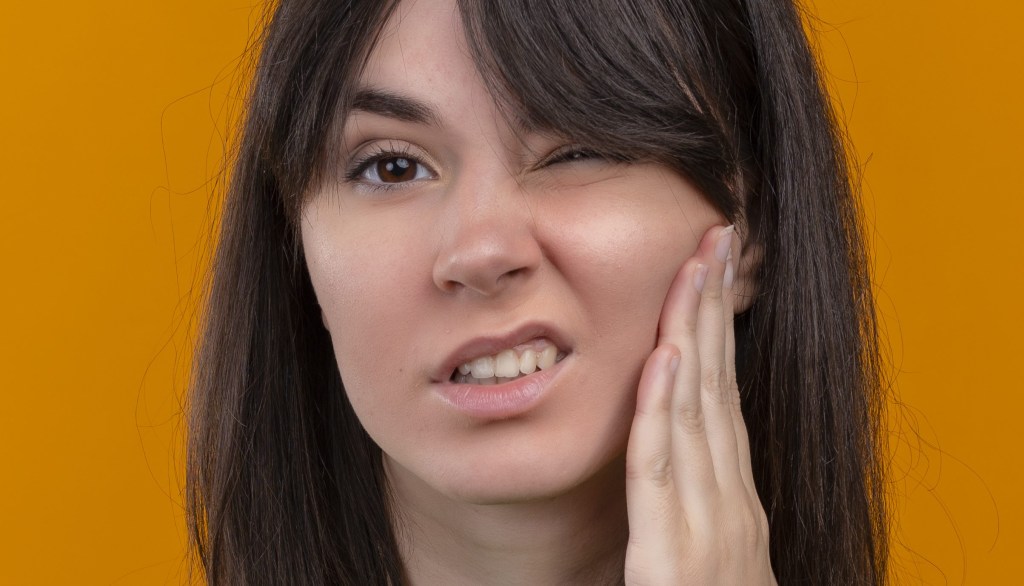 Como reduzir a tensão na mandíbula: 4 exercícios práticos para o dia a dia