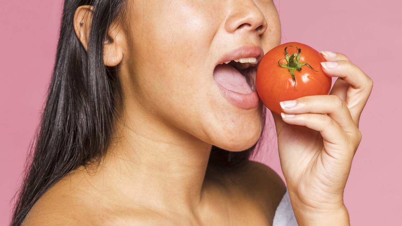 Tomate é um dos alimentos que podem contribuir na prevenção do câncer de mama