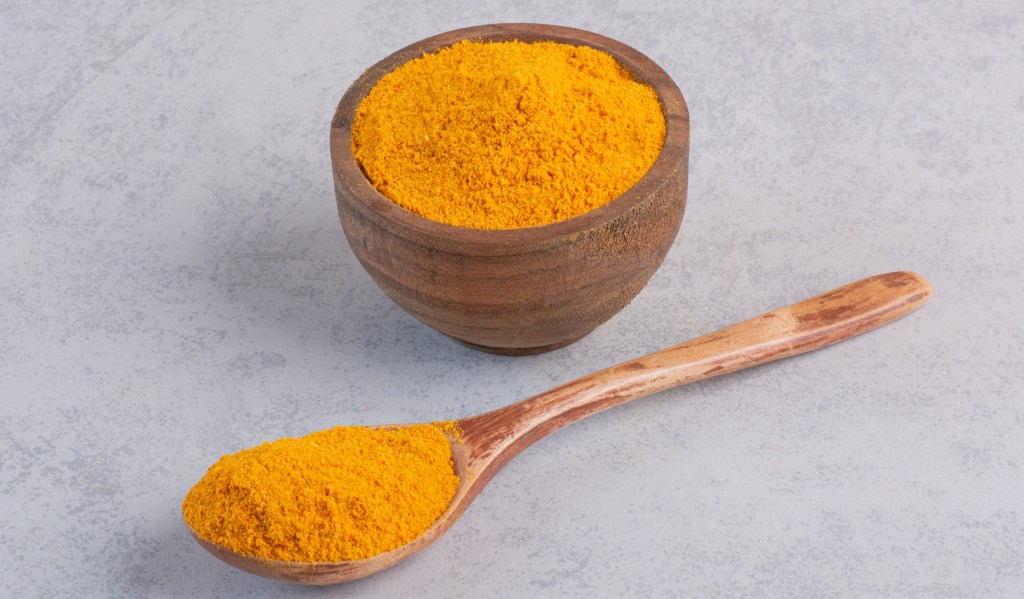 Cúrcuma: poder antioxidante e anti-inflamatório que combate depressão e previne câncer